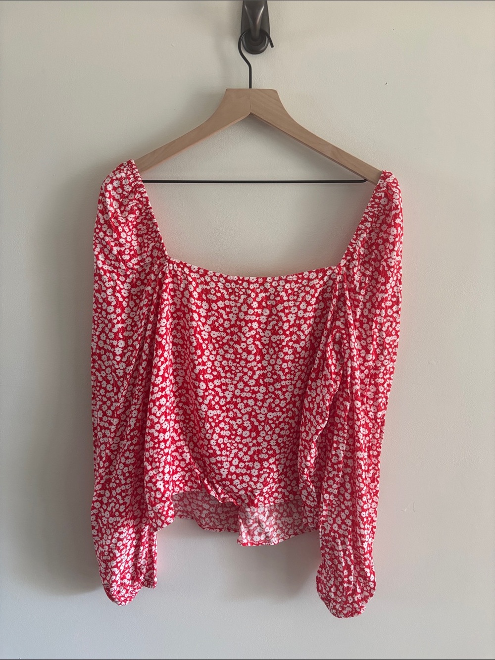 Boden • Red Floral Sweetheart -Neck Long-Sleeve Blouse - Picture 3 of 5